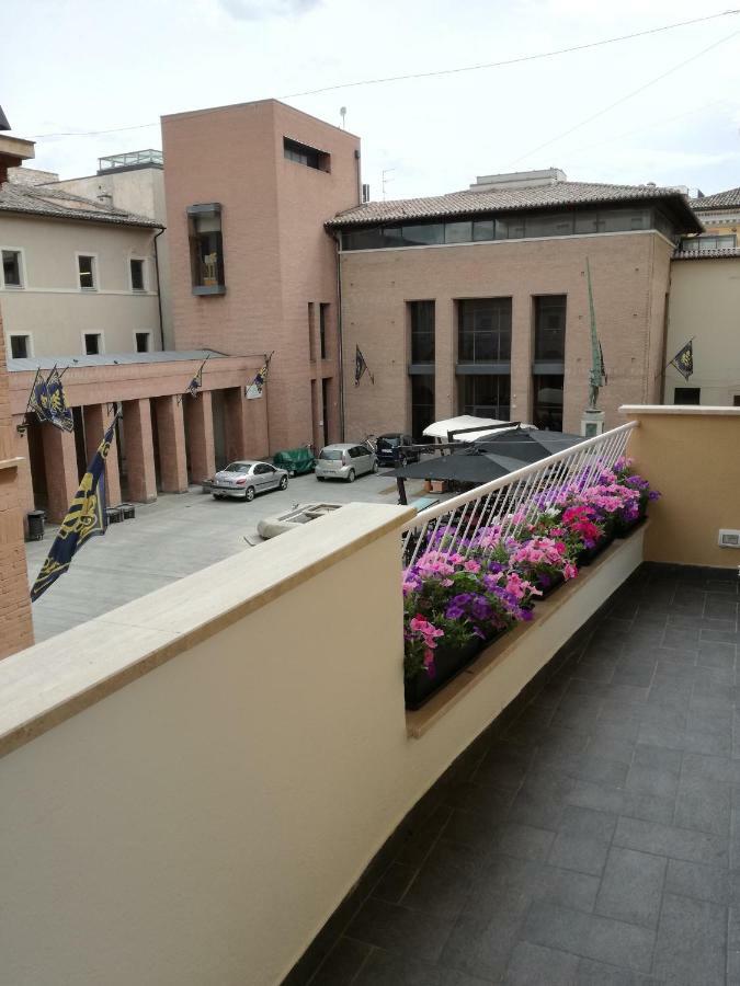 Bloom Rooms Foligno Luaran gambar